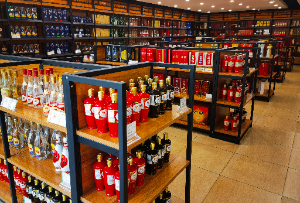 店内展示-智诚和酒行